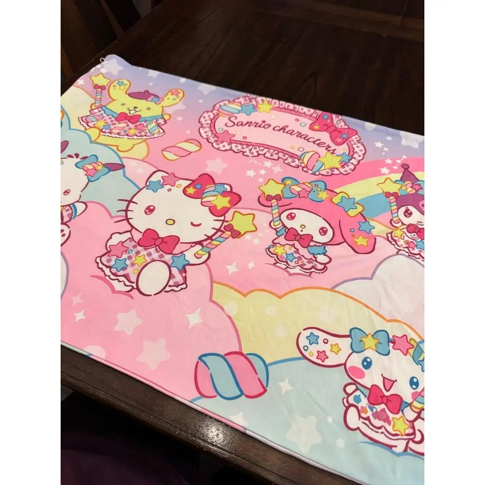 Cooling pillowcase zipper Hello Kitty and friends mash mellow candy sky